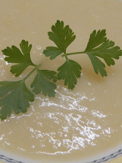 Una foto de Crema de espárragos blancos