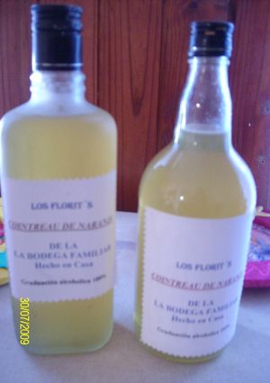 Una foto de Licor de Naranja y Mandarina