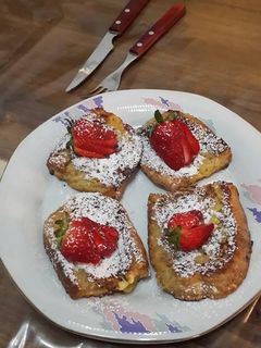 Una foto de French toast o tostadas francesas