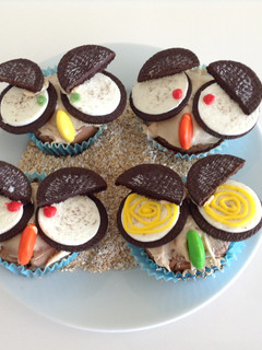 Una foto de Cupcakes de búhos Halloween con oreo