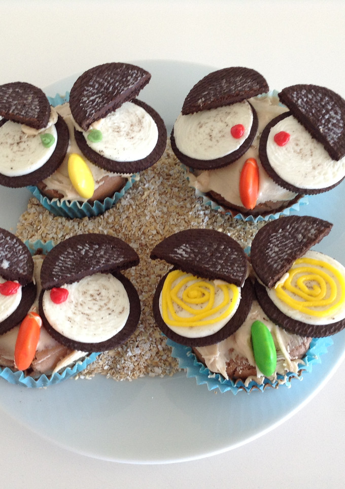 Una foto de Cupcakes de búhos Halloween con oreo