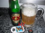 Una foto de bebidas con cerveza