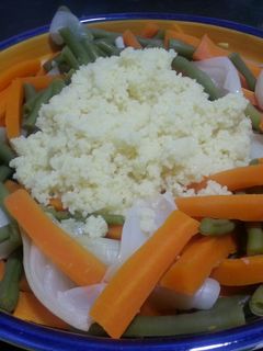 Una foto de Verduras con couscous