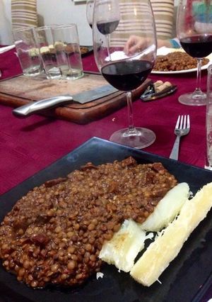 Una foto de Lentejón con mandioca