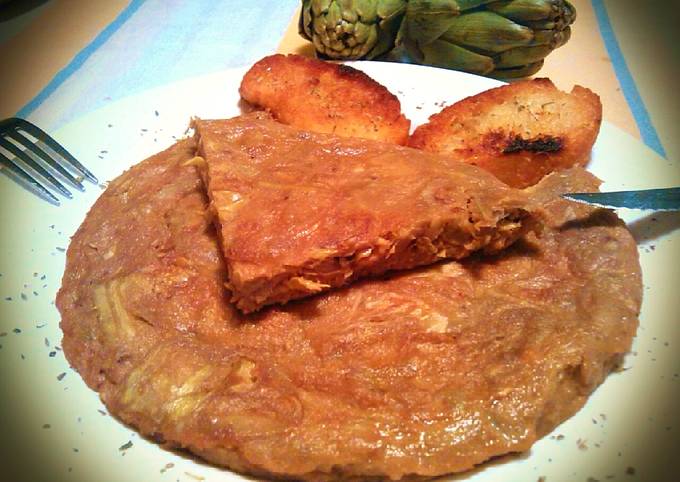 Foto principal de Tortilla de alcachofas con ajos tiernos