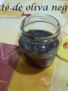 Una foto de Paté de oliva negra