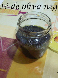Una foto de Paté de oliva negra