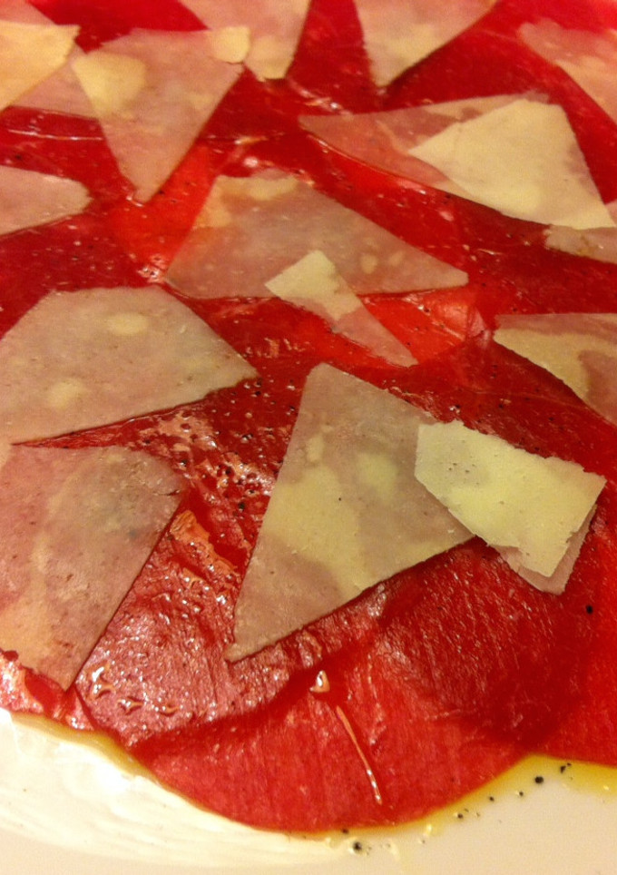 Una foto de Como preparo el carpaccio de ternera con parmesano
