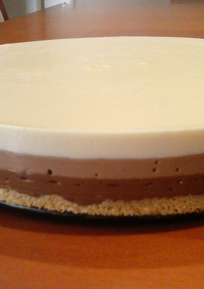 Una foto de Tarta de tres chocolates