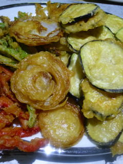 Una foto de Verduras variadas en tempura
