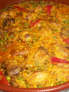Una foto de Arroz con setas y conejo de monte