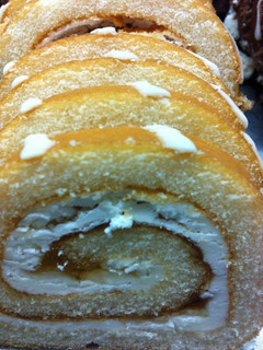 Una foto de Brazo de gitano relleno de crema