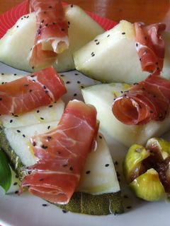 Una foto de Melón con jamón de Parma e higos