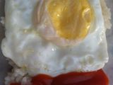 Arroz a la cubana con huevo frito