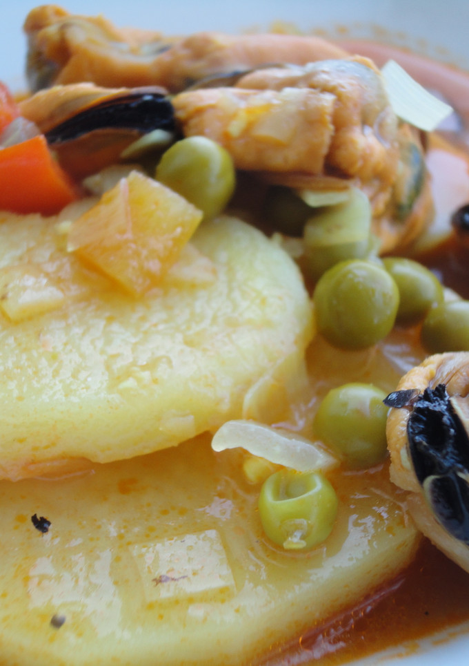 Una foto de Mejillones con patatas