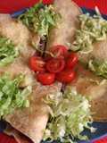 Minicrepes rellenas de carne de reno y espárragos