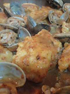 Una foto de Merluza en salsa de erizos