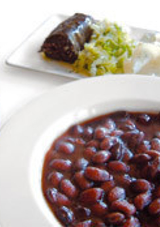 Una foto de Alubias de Tolosa con berza y morcilla