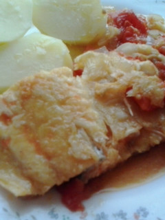 Una foto de Bacalao con tomate súper fácil