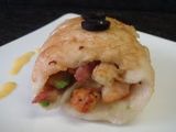 Lenguado relleno de camarón y espinacas con salsa de ajo