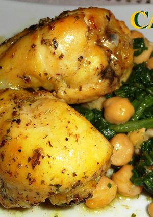 Una foto de Jamoncitos de pollo al curry con acelgas y garbanzos