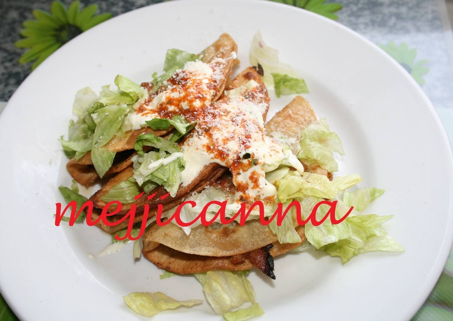 Tacos de pollo dorados con consome Receta de Delil Cookpad