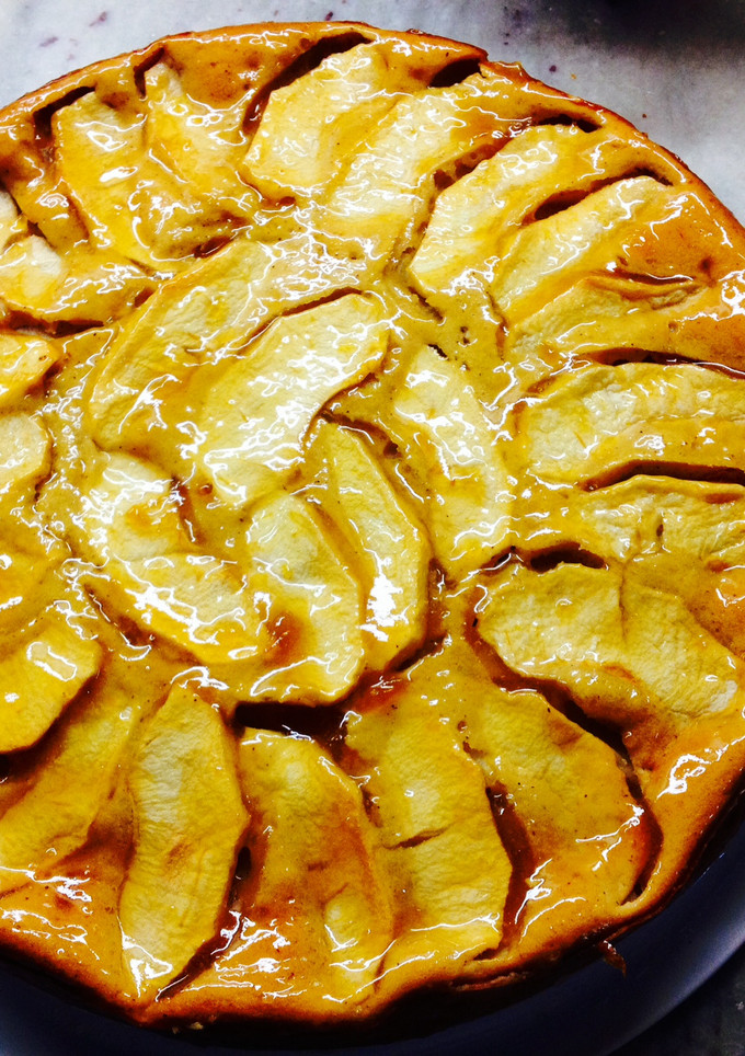 Una foto de Bizcocho jugoso de manzana fácil