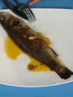 Una foto de Lubina al horno