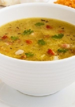 Una foto de Sopa de verduras saludable