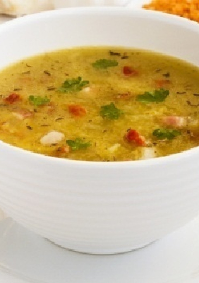 Una foto de Sopa de verduras saludable