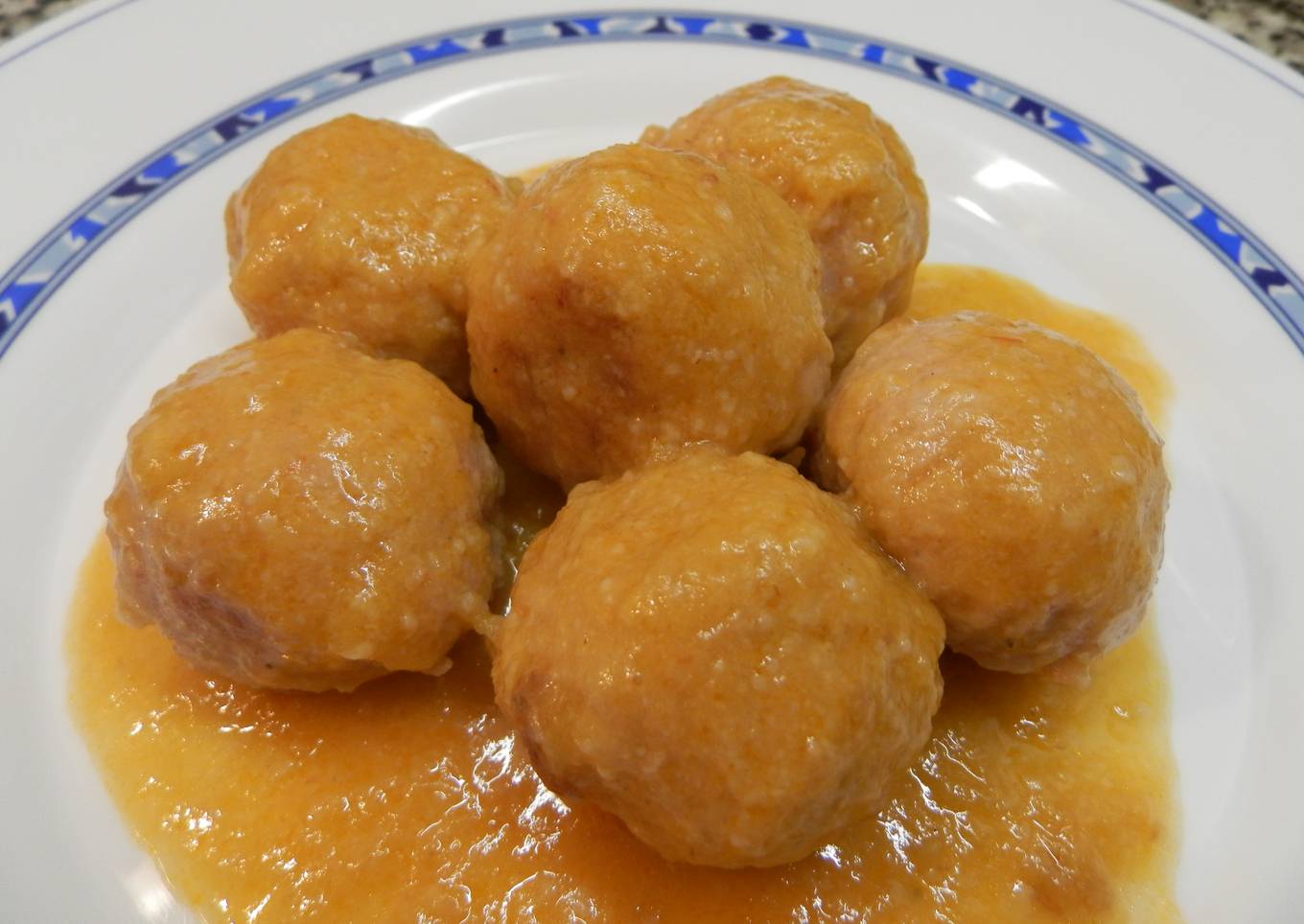 Albóndigas de pollo en salsa de calabaza y puerro<br />