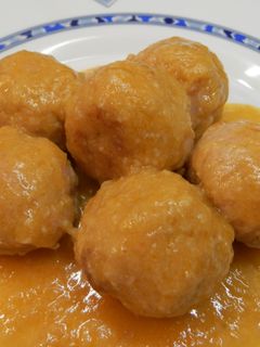 Una foto de Albóndigas de pollo en salsa de calabaza y puerro