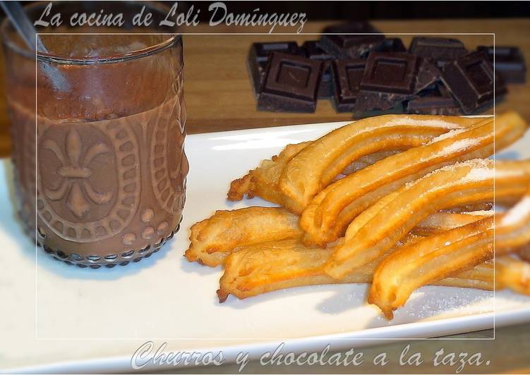 Churros y chocolate a la taza