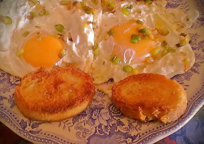 Foto principal de Huevos fritos con ajetes