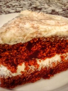 Una foto de Bizcocho de remolacha con crema de queso