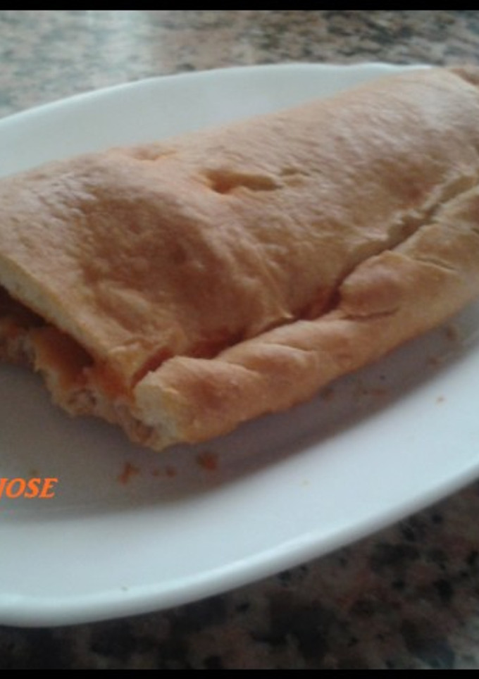 Una foto de Pan preñao con queso bejes de Tresviso y chorizo de Potes