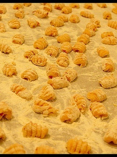 Una foto de Ñoquis a la bechamel y nuez moscada