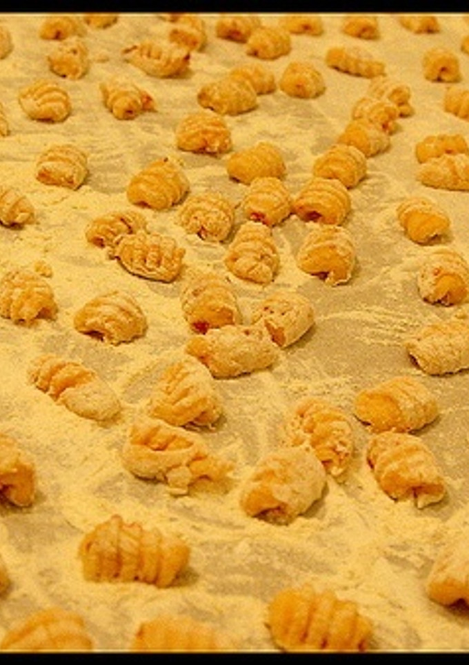 Una foto de Ñoquis a la bechamel y nuez moscada