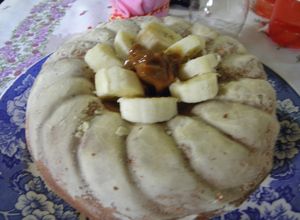 Una foto de Budín de banana y dulce de leche para la hora del té