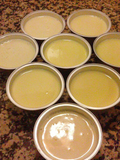 Una foto de Flan de chocolate blanco