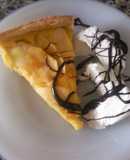 Tarta de manzana con helado