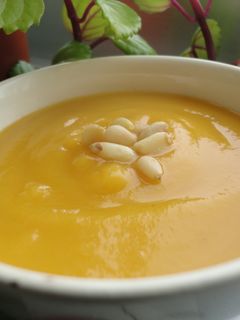 Una foto de Puré de calabaza y pera