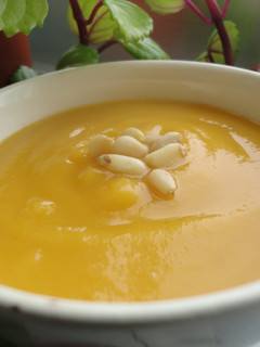 Una foto de Puré de calabaza y pera