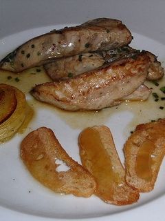 Una foto de Lomos de chicharro con salsa escabeche