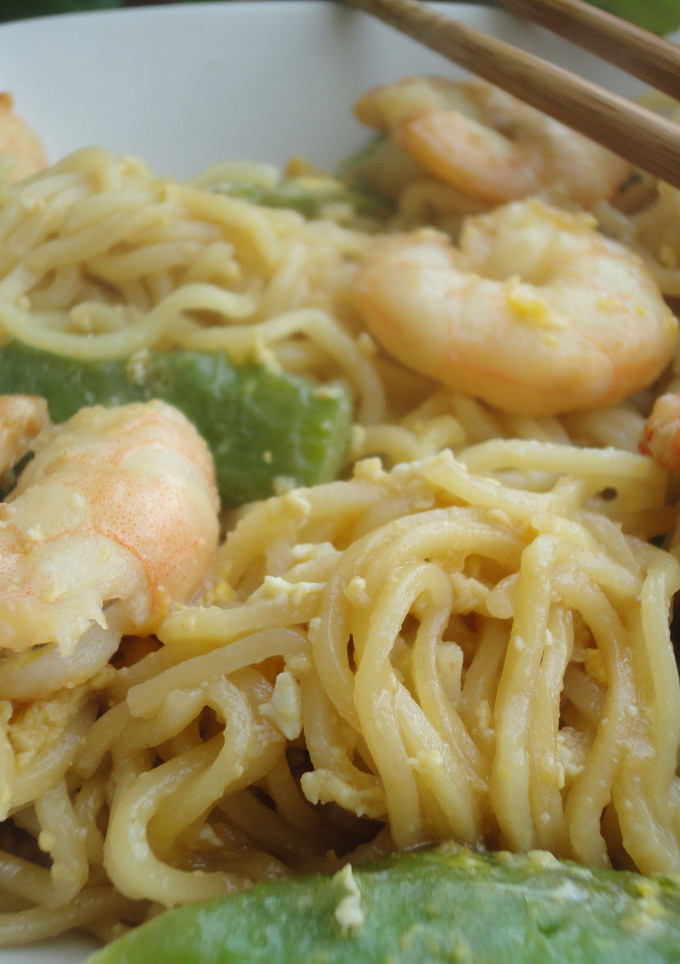 Una foto de Fideos con gambas y judías