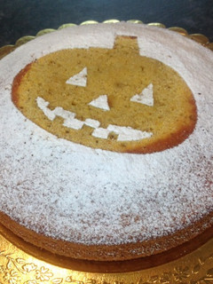 Una foto de Bizcocho de calabaza para Halloween