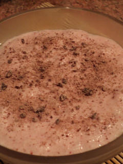 Una foto de Mousse de frutilla súper fácil