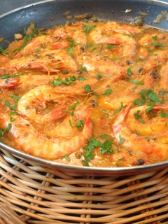 Una foto de Langostinos con salsa al estilo Costa Brava