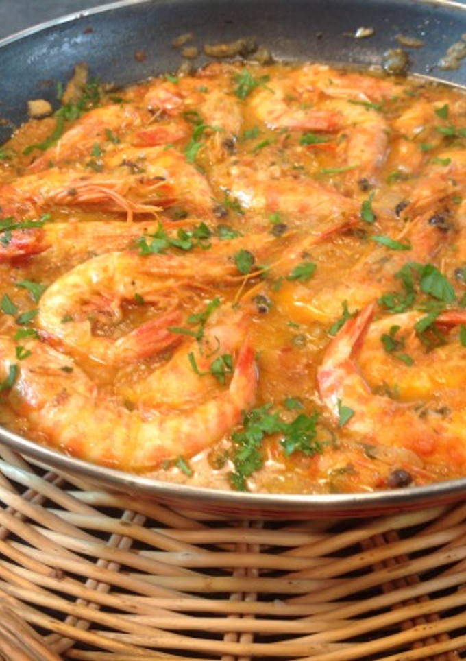 Una foto de Langostinos con salsa al estilo Costa Brava