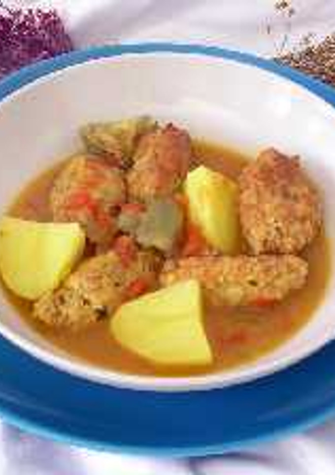 Una foto de Albóndigas de bacalao guisadas con patatas